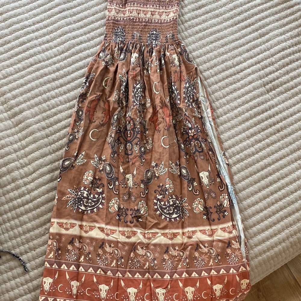 Chasing rivers split skirt